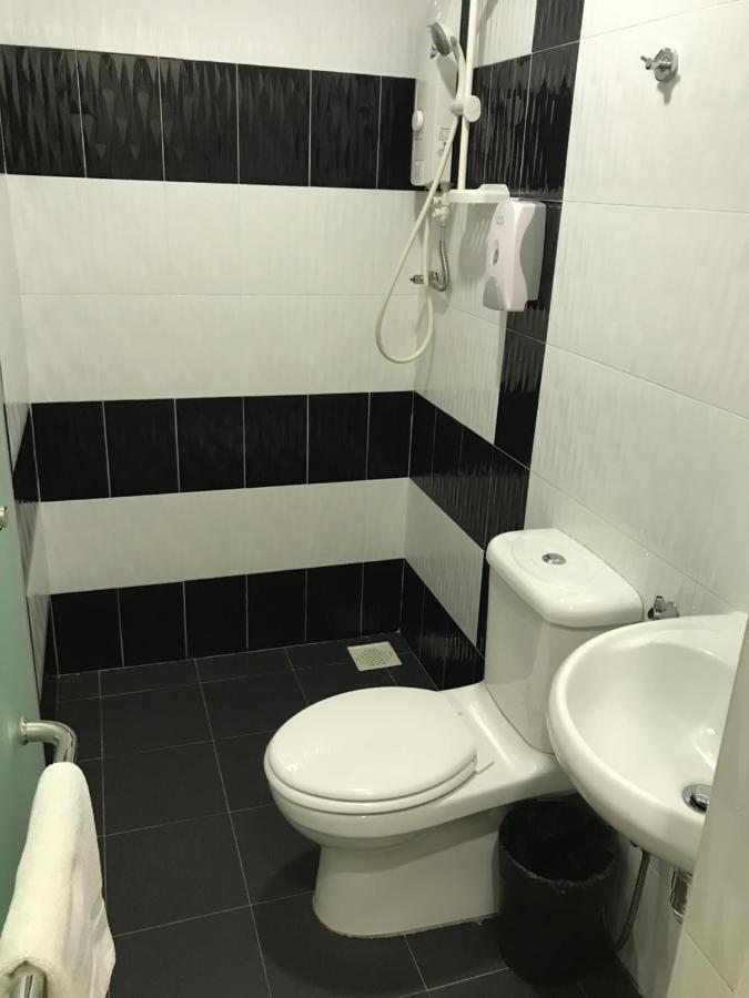 Goody Hotel Johor Bahru Exterior photo