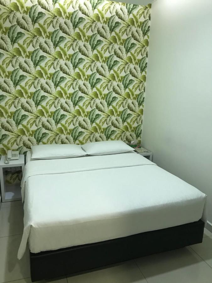 Goody Hotel Johor Bahru Exterior photo