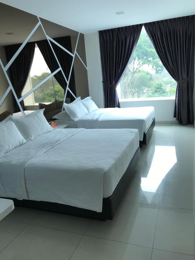 Goody Hotel Johor Bahru Exterior photo
