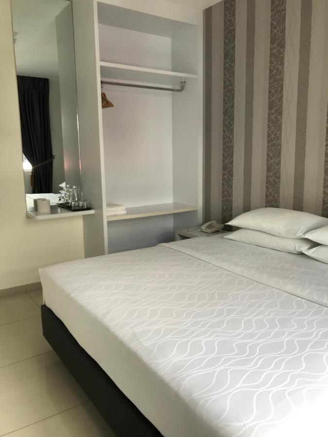 Goody Hotel Johor Bahru Exterior photo