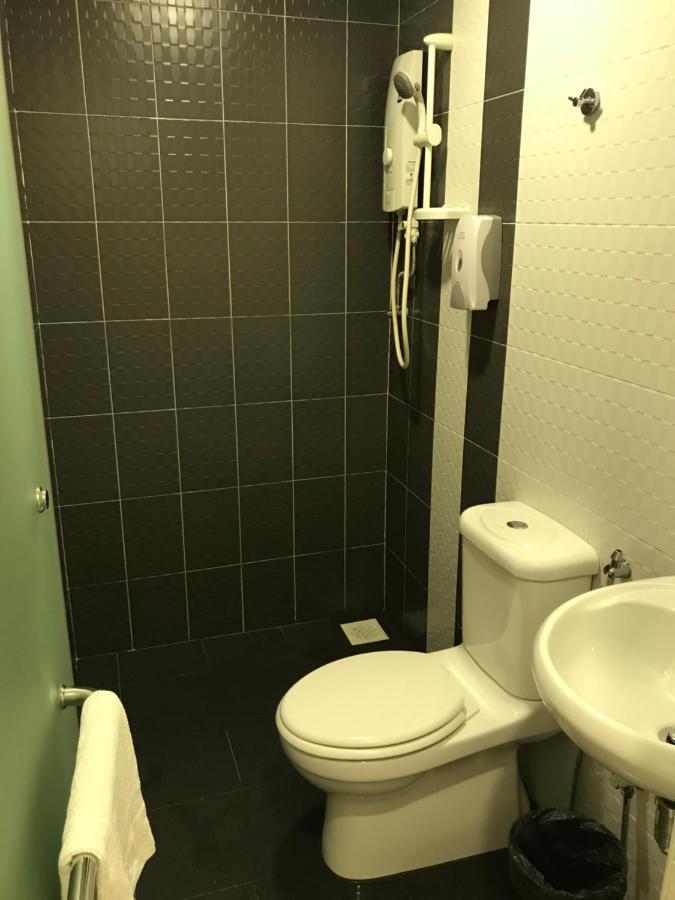 Goody Hotel Johor Bahru Exterior photo