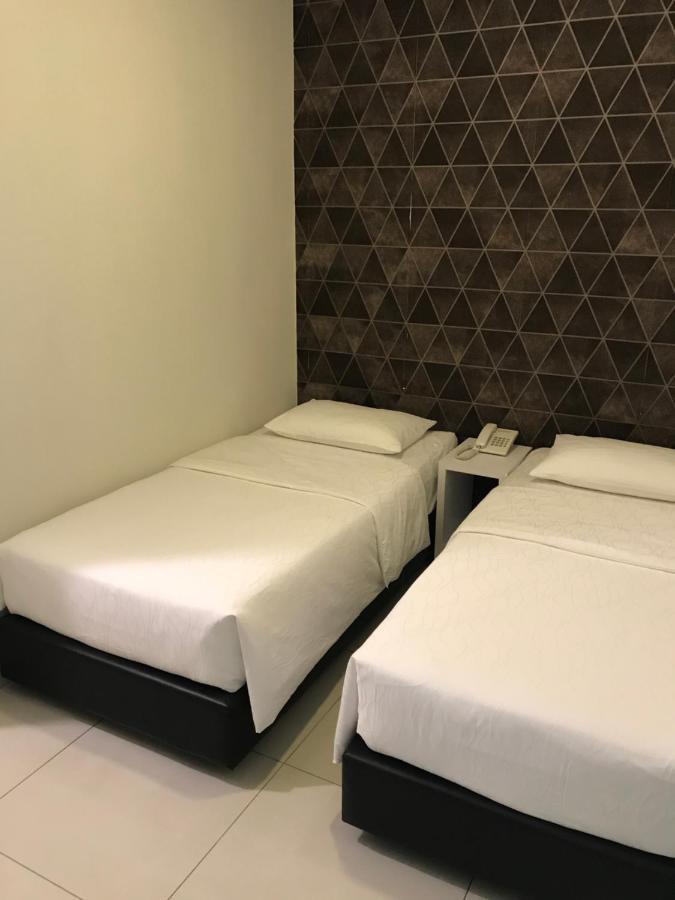 Goody Hotel Johor Bahru Exterior photo