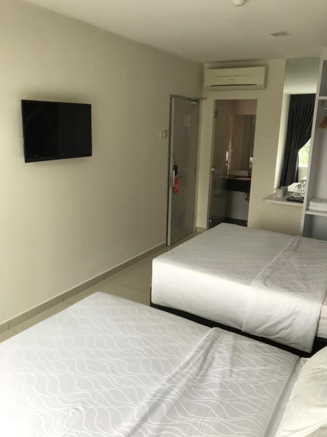 Goody Hotel Johor Bahru Exterior photo